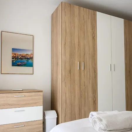 Spacious Modern Near The Sea In Xemxija *